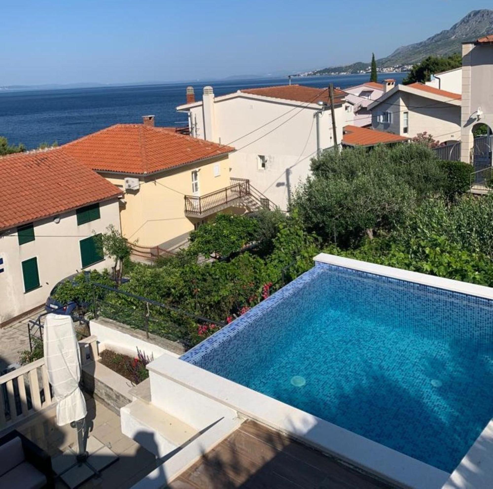 Apartments With Pool Vrdoljak Omiš Chambre photo