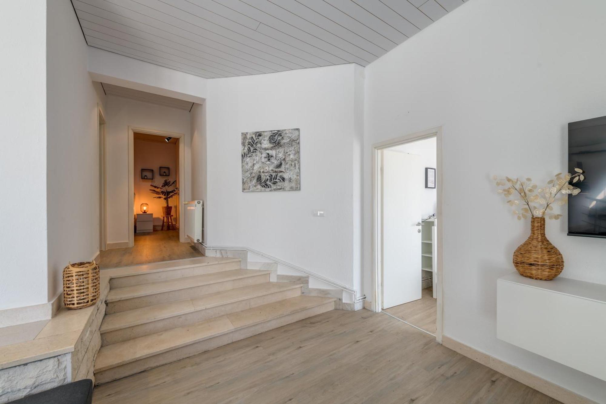 Apartments With Pool Vrdoljak Omiš Chambre photo