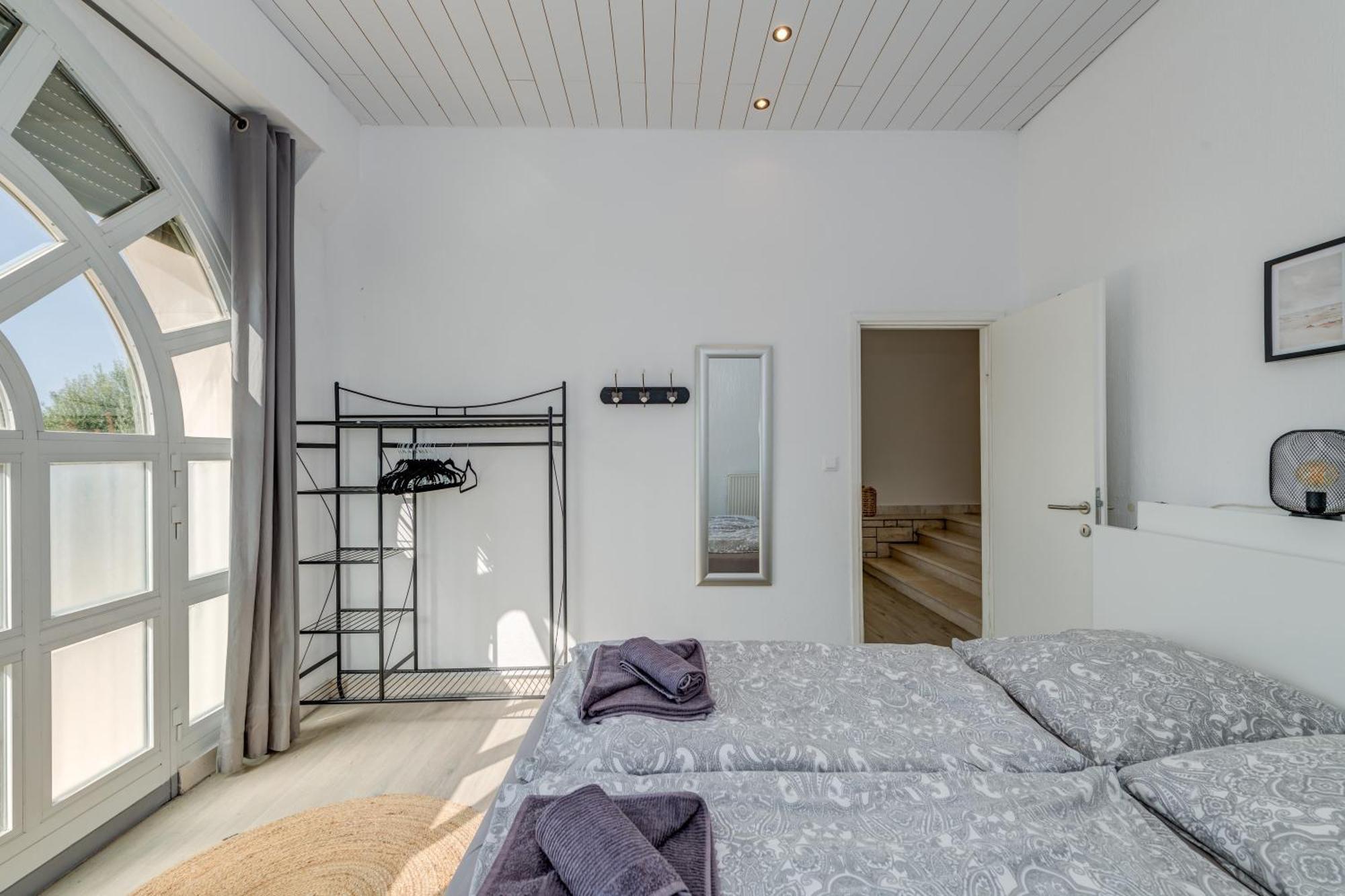 Apartments With Pool Vrdoljak Omiš Chambre photo
