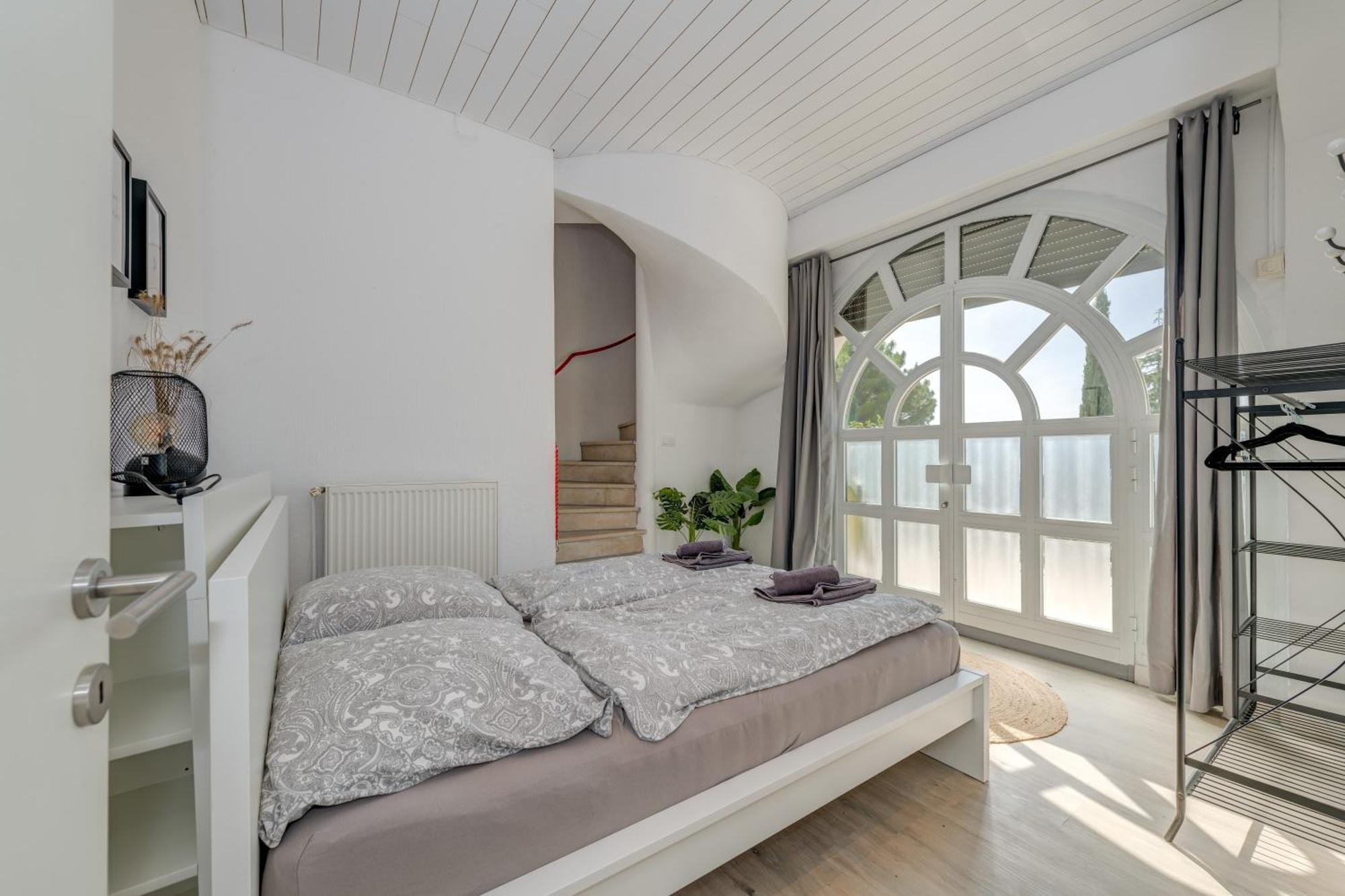 Apartments With Pool Vrdoljak Omiš Chambre photo