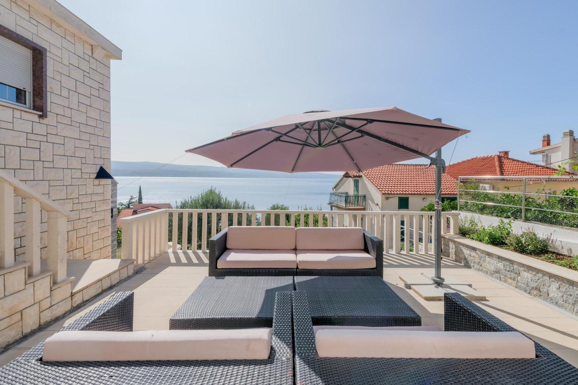 Apartments With Pool Vrdoljak Omiš Chambre photo