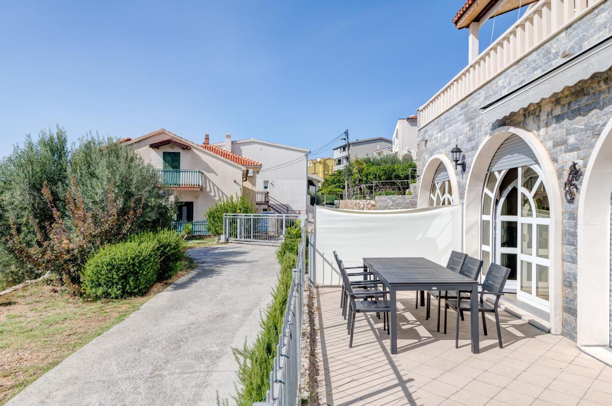 Apartments With Pool Vrdoljak Omiš Chambre photo