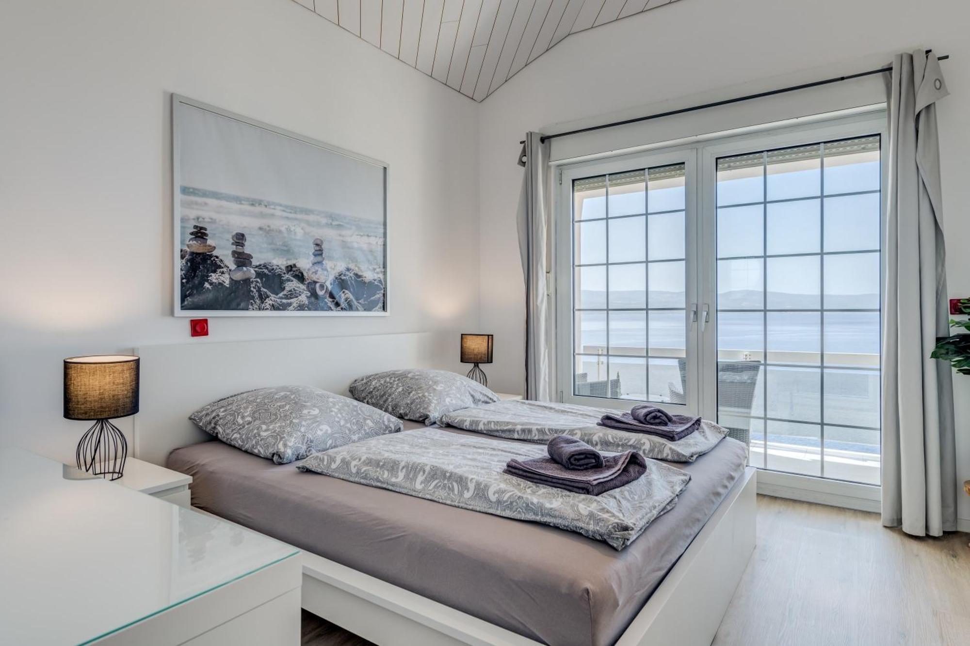 Apartments With Pool Vrdoljak Omiš Chambre photo