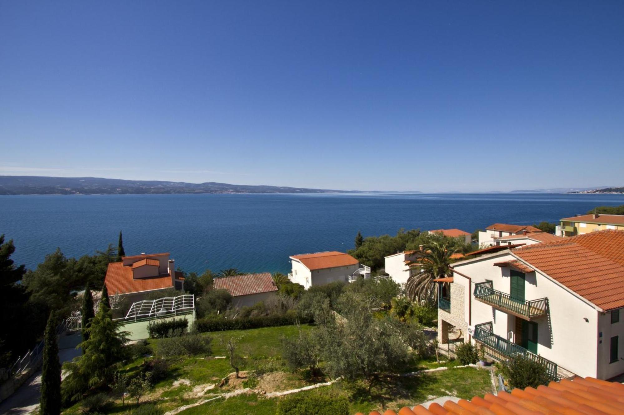Apartments With Pool Vrdoljak Omiš Chambre photo